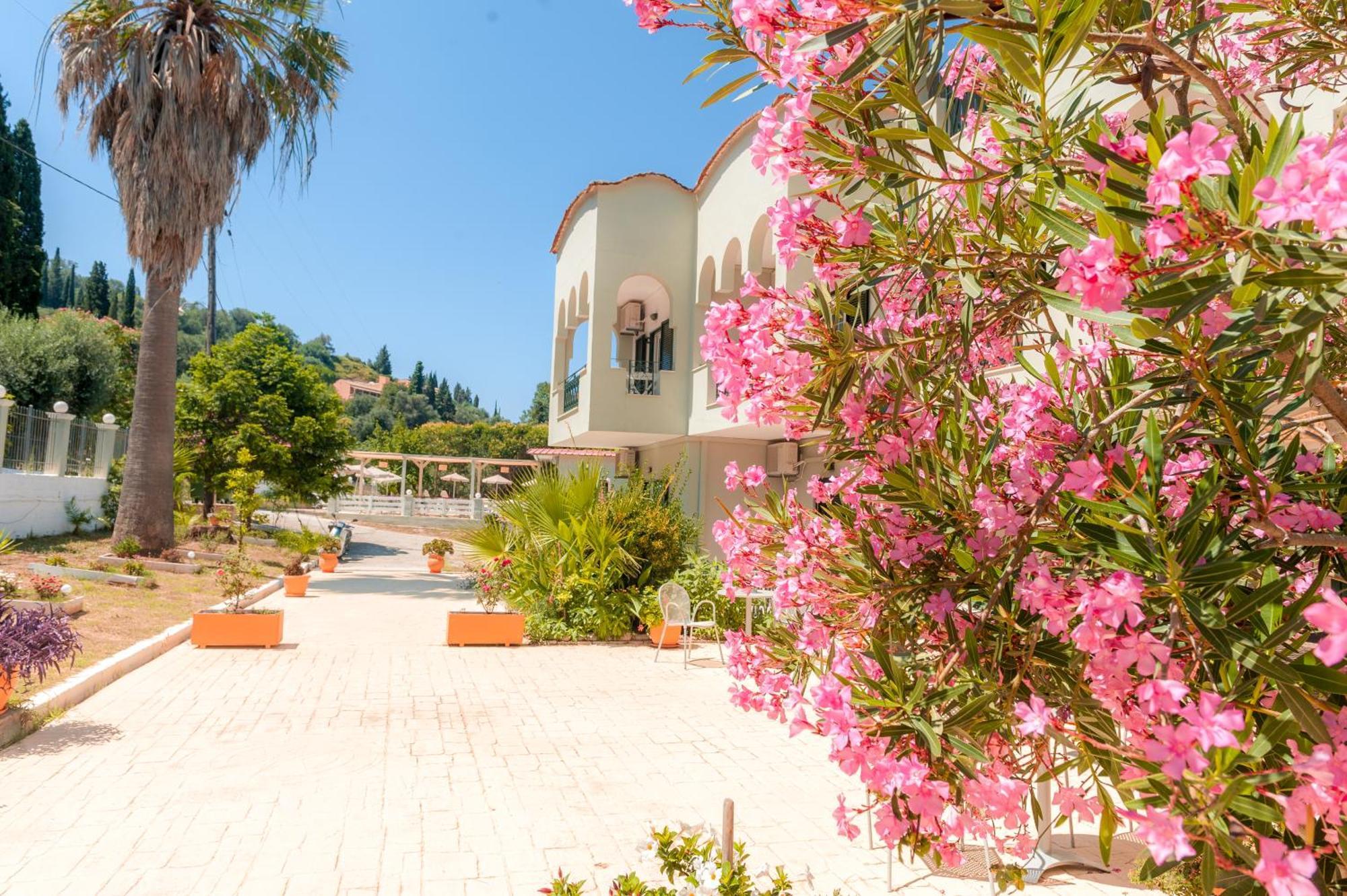 Vassilis Paradise Garden Aparthotel Agios Georgios Pagon Exterior photo